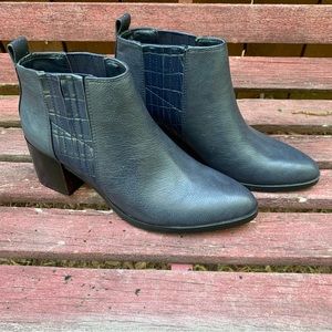 Women’s Nine West Westlyno Blue Ankle Boots Booties Size 6.5 M Block Heel